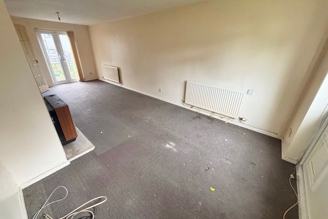 32 Michael Way, Pontypool photo 3