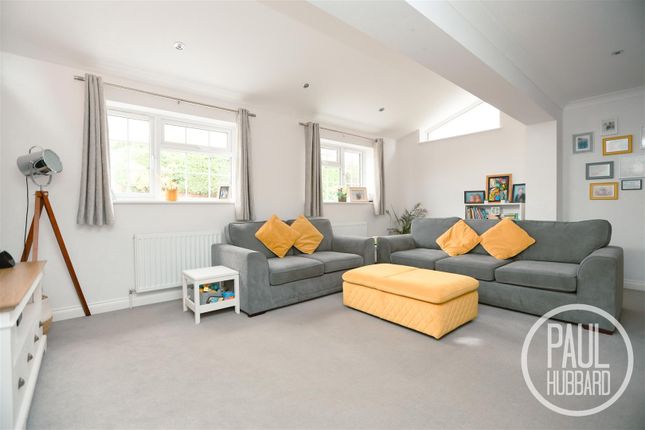 61, Elmdale Drive, Lowestoft photo 4