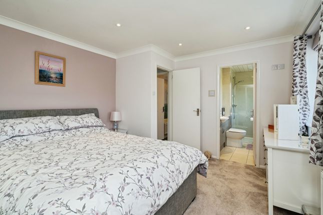 13, Latchmoor Park, Great Yarmouth photo 4