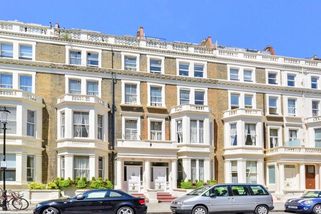 Flat 14, 48 Penywern Road, Earls Court photo 3