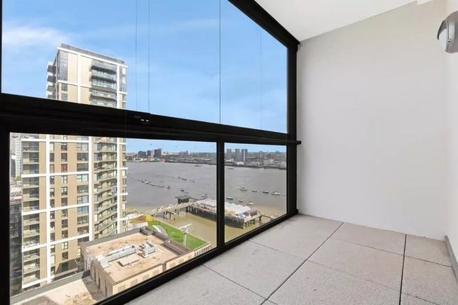 City Peninsula, 25 Barge Walk, London photo 2