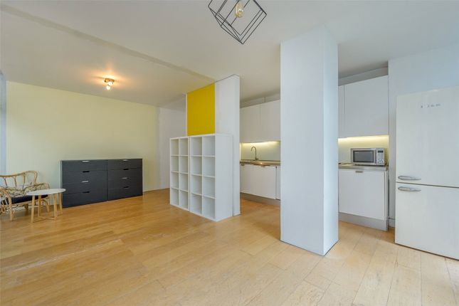 Flat for sale in West Block, Metro Central Heights, Elephant And Castle