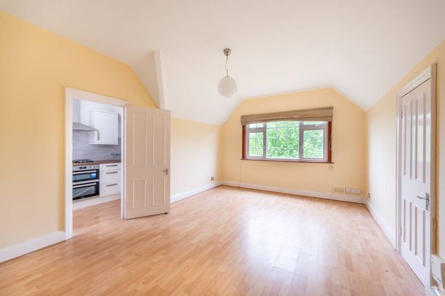 Flat for sale in Brondesbury Park, Brondesbury Park, London