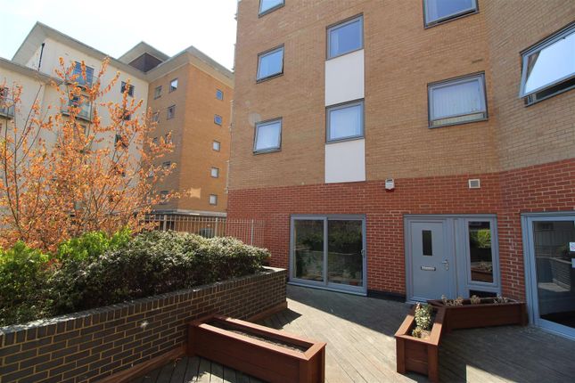 2 Bedroom Flats To Let In Colchester Primelocation