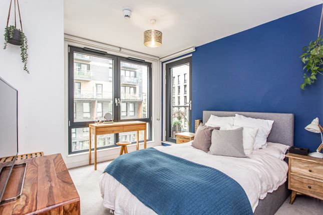 Flat for sale in Palmers Road, London