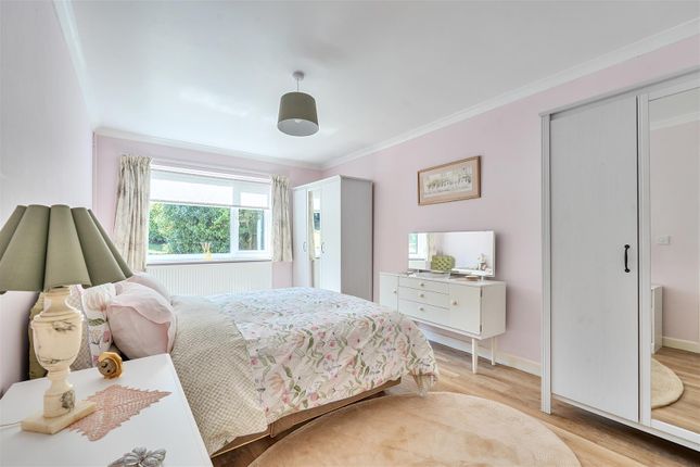 51, Highlands, Devizes photo 4