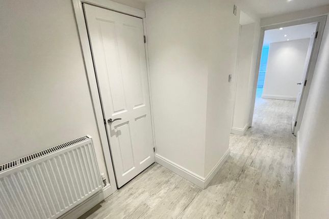 Flat 1, Manchester photo 4