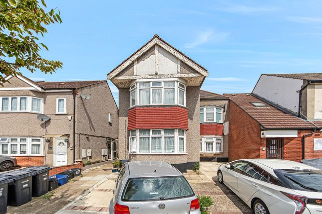 593c, Green Lane, ILFORD photo 2