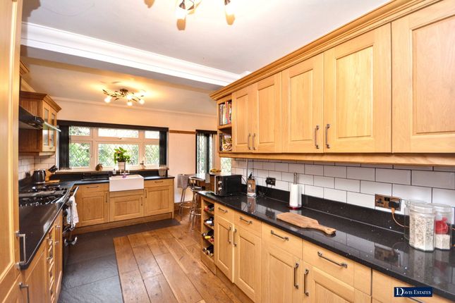 22 Hamilton Drive, Romford photo 3