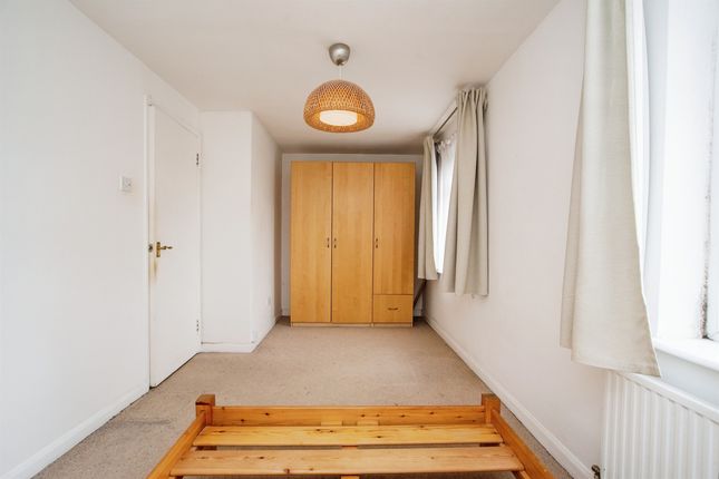 Flat for sale in Queens Road, Watford