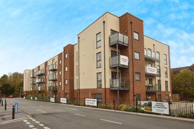 Thumbnail Flat for sale in Sewardstone Road, Waltham Abbey