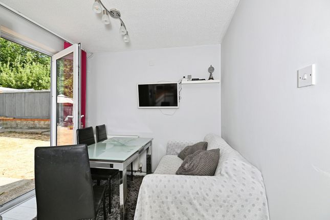 6, Monkwood Close, Kent photo 4