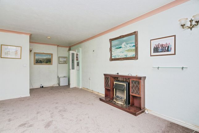 Flat 18, Penrhyn Park,, Penrhyn Avenue, Colwyn Bay photo 4