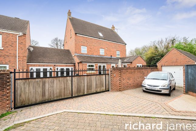 2, Butleigh Road, Swindon photo 2