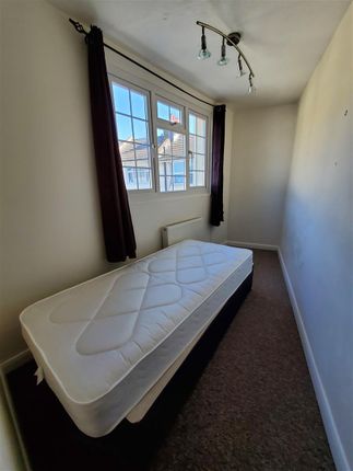 Terraced house to rent in St. Pauls Street, Brighton