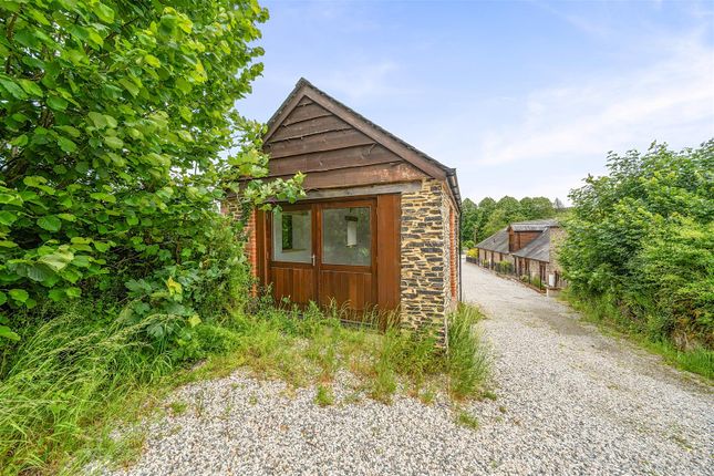 6 Penscombe Barns, Launceston photo 2