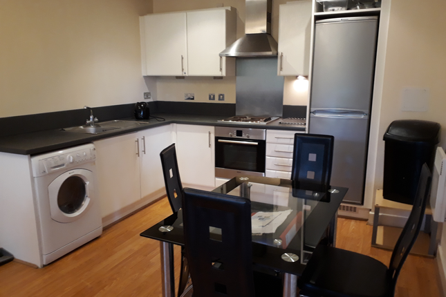 Flat to rent in Rathnew Court, Meath Crescent, London