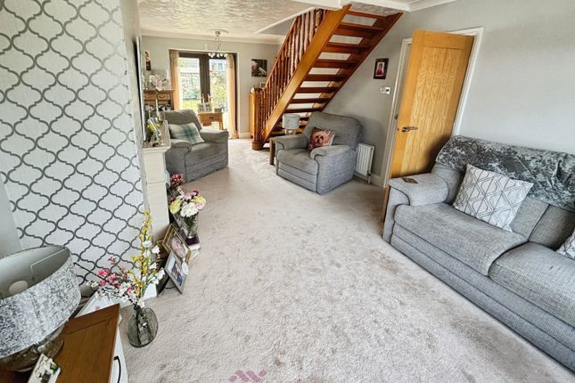 3, Lings Lane, Doncaster photo 3