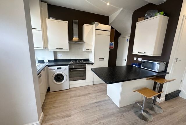 1-bed house on Wrangthorn Terrace Hyde Park, Leeds, £464/mo