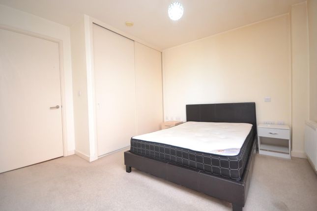Flat for sale in Hunsaker House Chatham Place, Reading, Berkshire