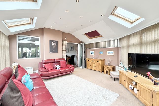 52, Devonshire Avenue, Thornton photo 4
