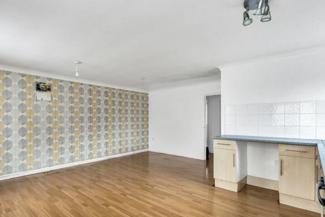 Flat Flat 1, Round House Court, Hobbs Close, Waltham Cross photo 4