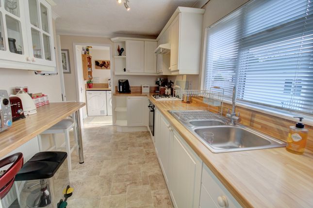 Thumbnail Mobile/park home for sale in Roof Of The World Caravan Park, Boxhill Road, Tadworth