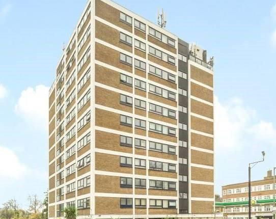 Studio for sale in Seven Sisters Road, London