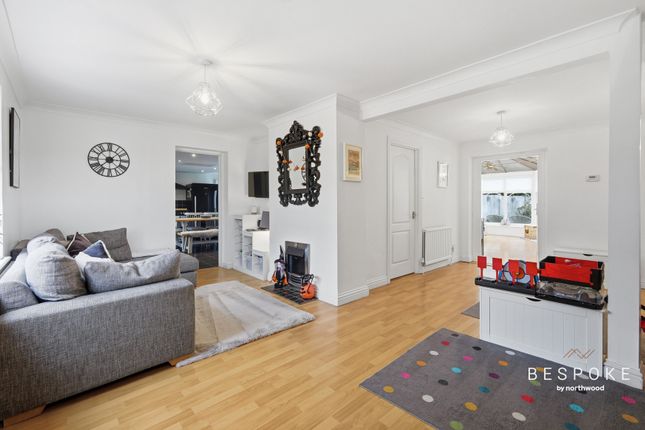 Deansfield, Crix Green, Felsted photo 3