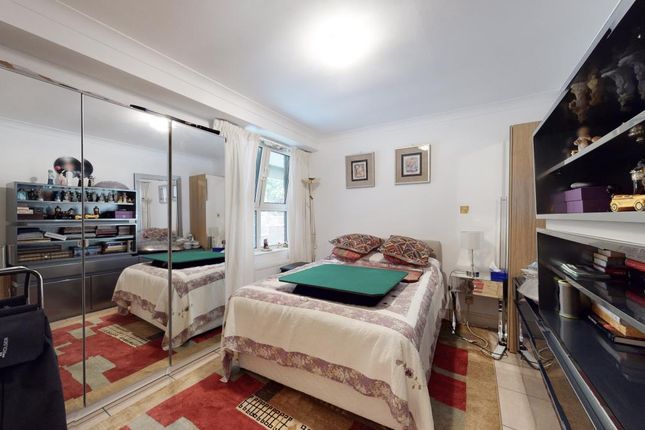 Flat for sale in Beverly House, St. John's Wood