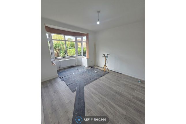 Carlton Terrace, Great Cambridge Road, London photo 2