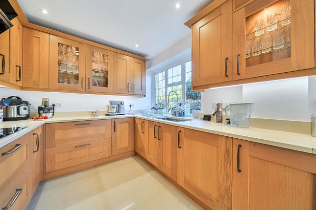 Knoll Rise, Orpington photo 4