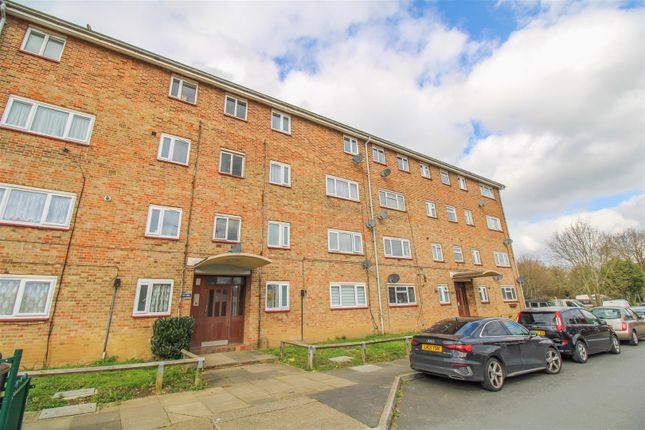 Thumbnail Flat to rent in Carters Mead, Newhall, Harlow