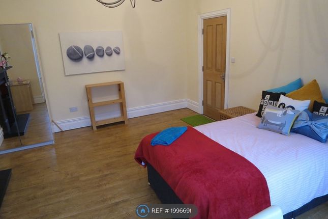 Thumbnail Room to rent in Henry Road, West Bridgford, Nottingham