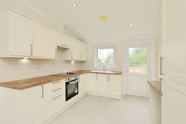 16, Mill House Park, Newcastle Avenue, Worksop photo 3