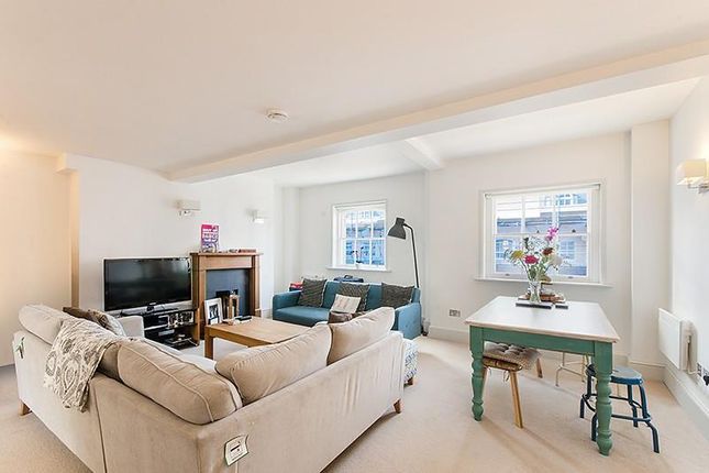 Flat 4, 17-19 Nelson Road, Greenwich photo 2