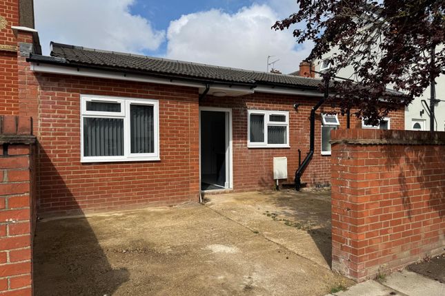 62B, Fountains Road, Luton photo 2