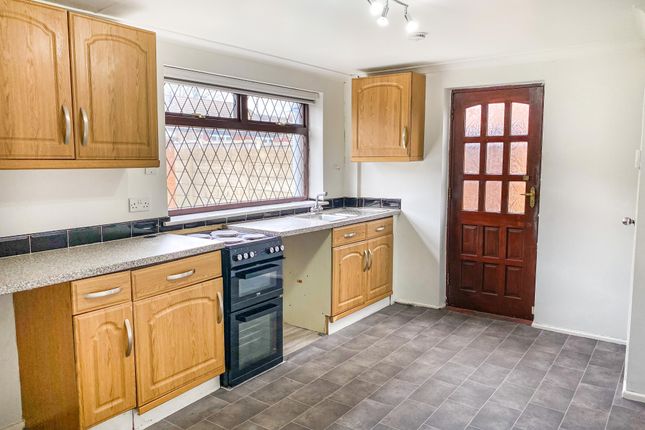 54, Doles Crescent, Barnsley photo 3