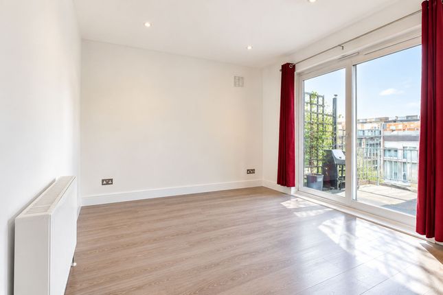 74 Uvedale Road, Enfield photo 4