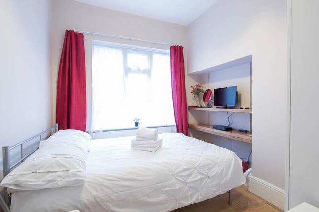 Studio house on Room 3, 7c, Beechcroft Avenue, London, £715/mo