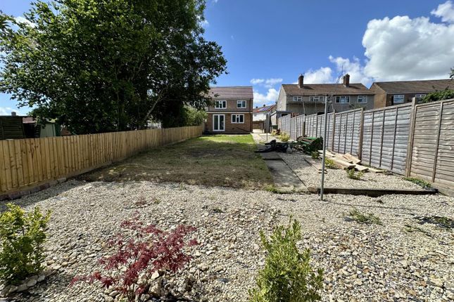 88, Hill Rise, Chippenham photo 2