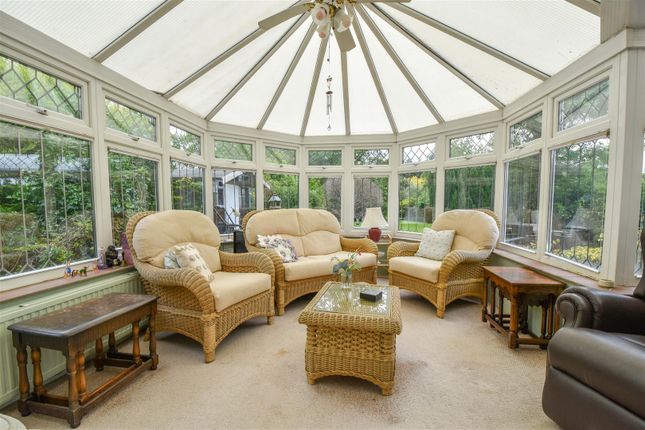 Longmead, Frog Street, Brentwood Essex photo 3