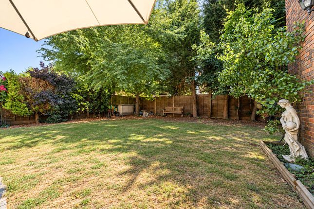3, Maple Leaf Drive, Sidcup photo 4