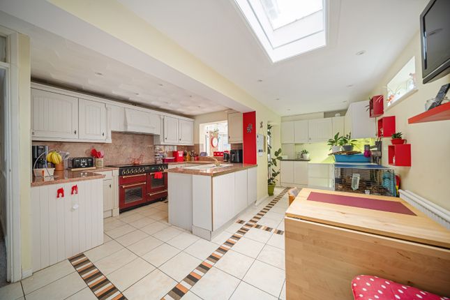 21 The Drove Way, Istead Rise, Kent photo 3
