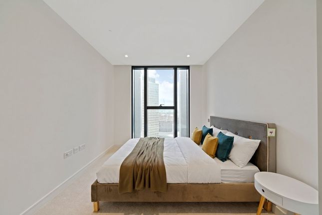 Apt 3008, Hampton Tower, London photo 3
