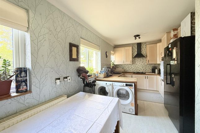 56, Armadale Road, Dukinfield photo 3