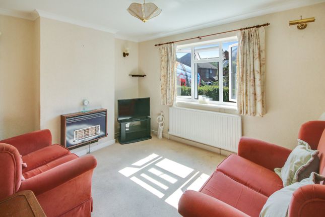 57, Maypole Road, East Grinstead photo 4
