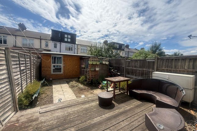 24, Thackeray Avenue, London photo 4