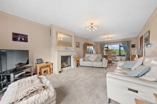 22, Rowallan Drive, Stirling photo 4