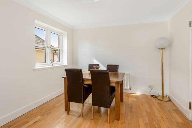 26/8, Rattray Grove, Greenbank, Edinburgh photo 4